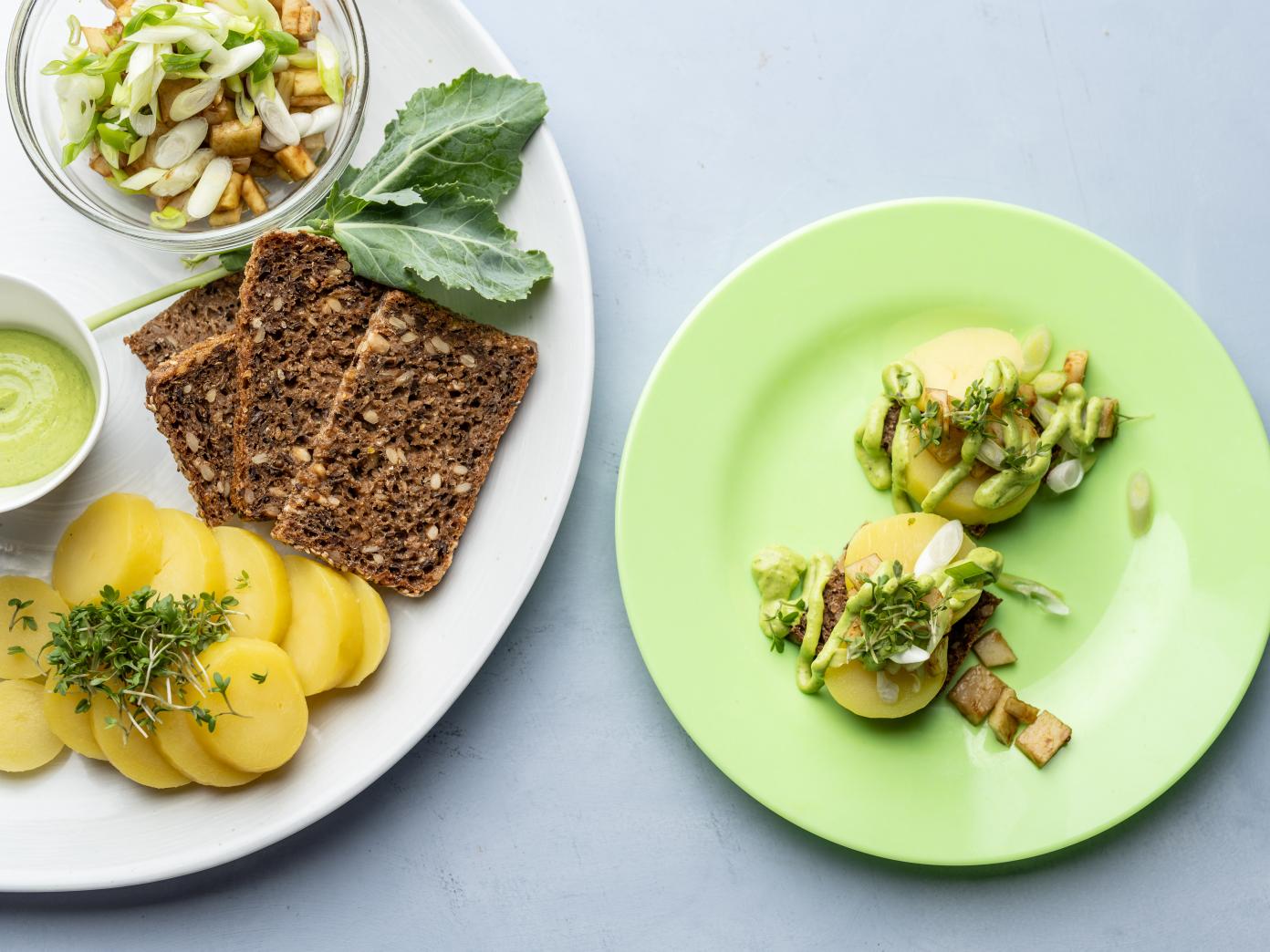 Kartoffelmad med glaskål i miso og forårsløg