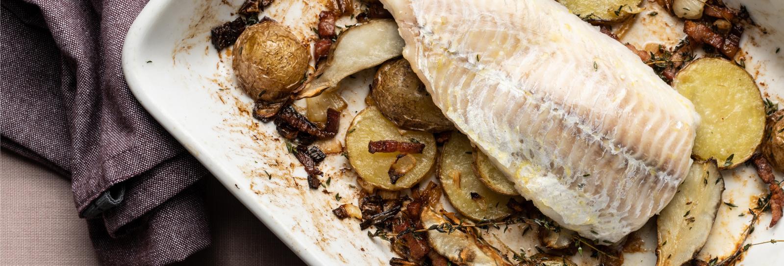 Ovnstegt kulmule med rodfrugter og bacon
