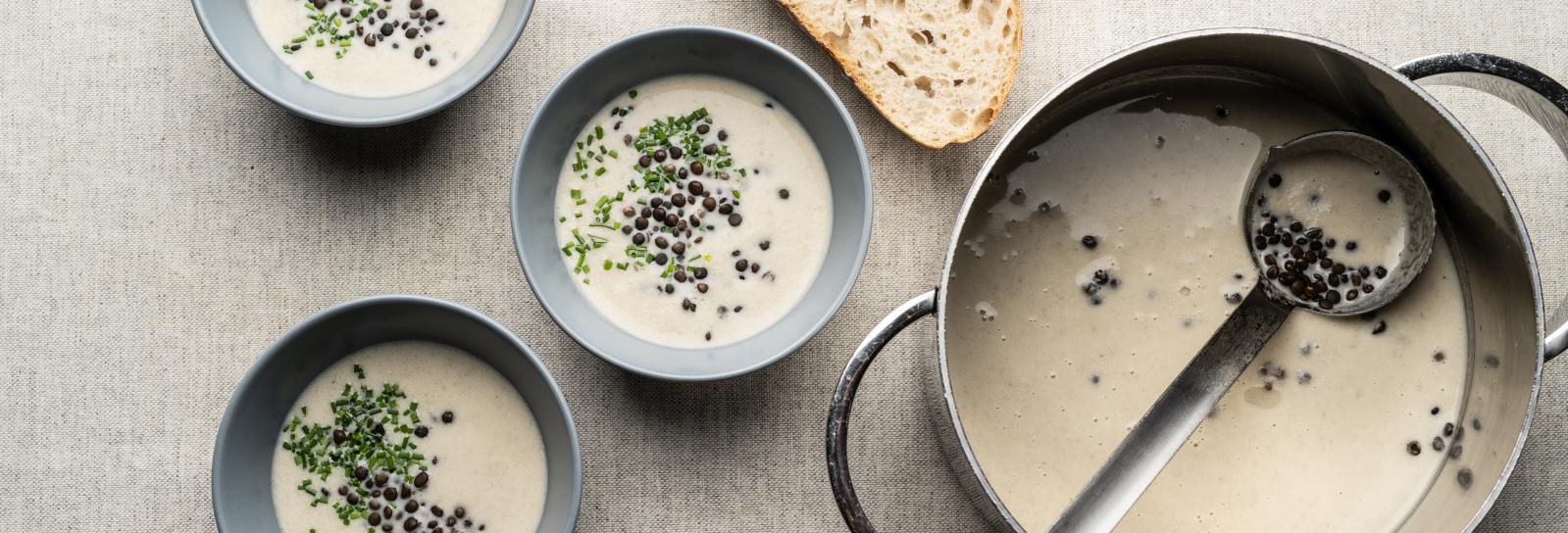 Svampesuppe med knoldselleri og purløg