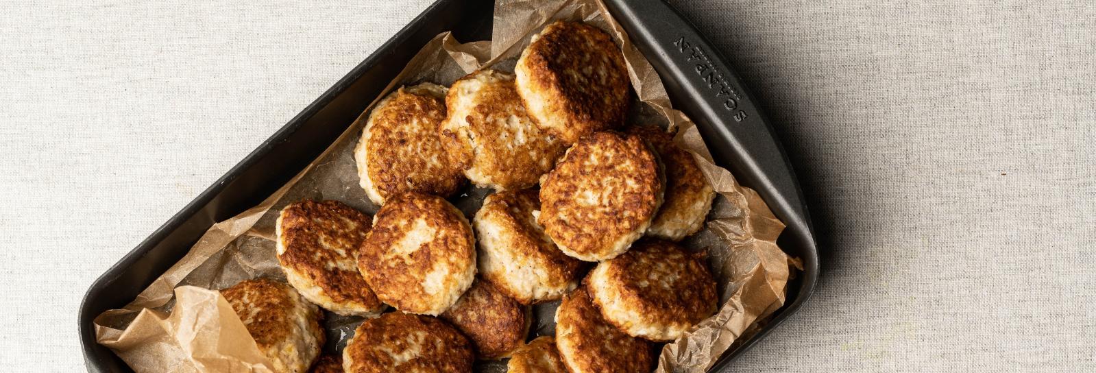 Grisefrikadeller med hvide bønner