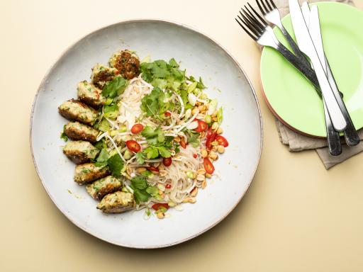 Thai-fishcakes med asiatisk nudelsalat