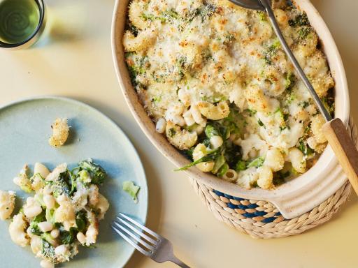 Green mac n´cheese med spinat-broccolicreme og hvide bønner